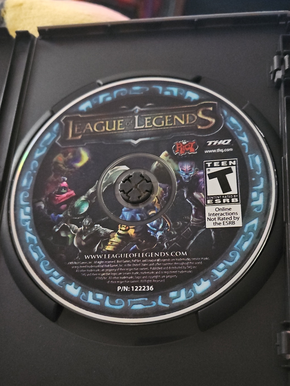 League Of Lgends Game Disc With Booklet And Map